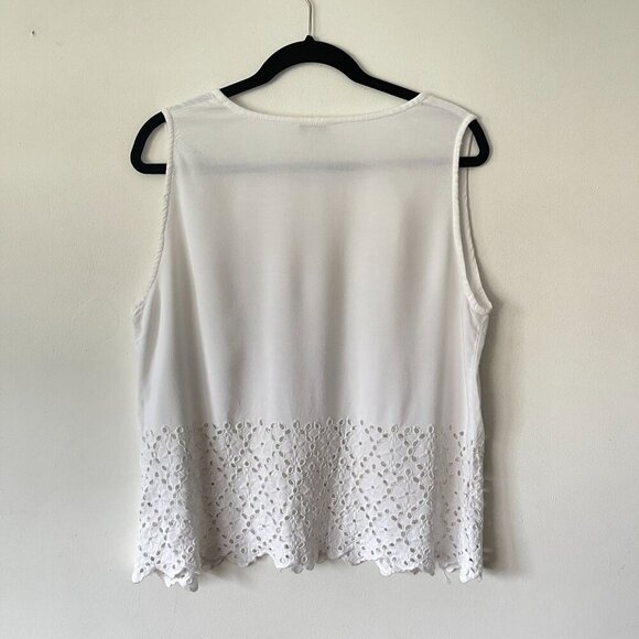 Style Envy White Sleeveless Top With Eyelet Lace Hem Size XL 100% Rayon - Picture 7 of 7